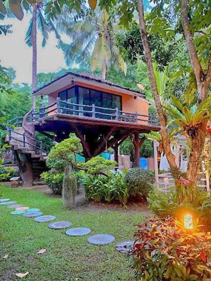 Baan Pong Tara Hotel Suan Phueng Luaran gambar