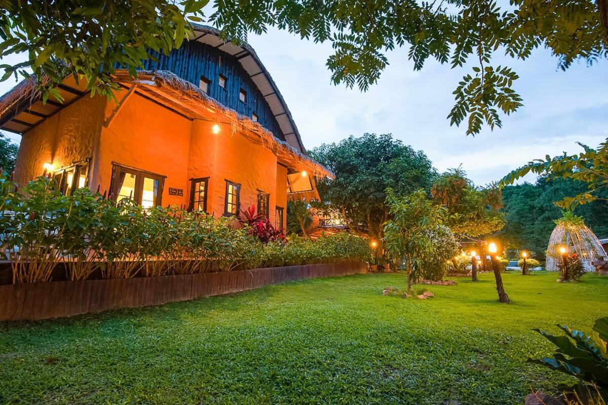 Baan Pong Tara Hotel Suan Phueng Luaran gambar