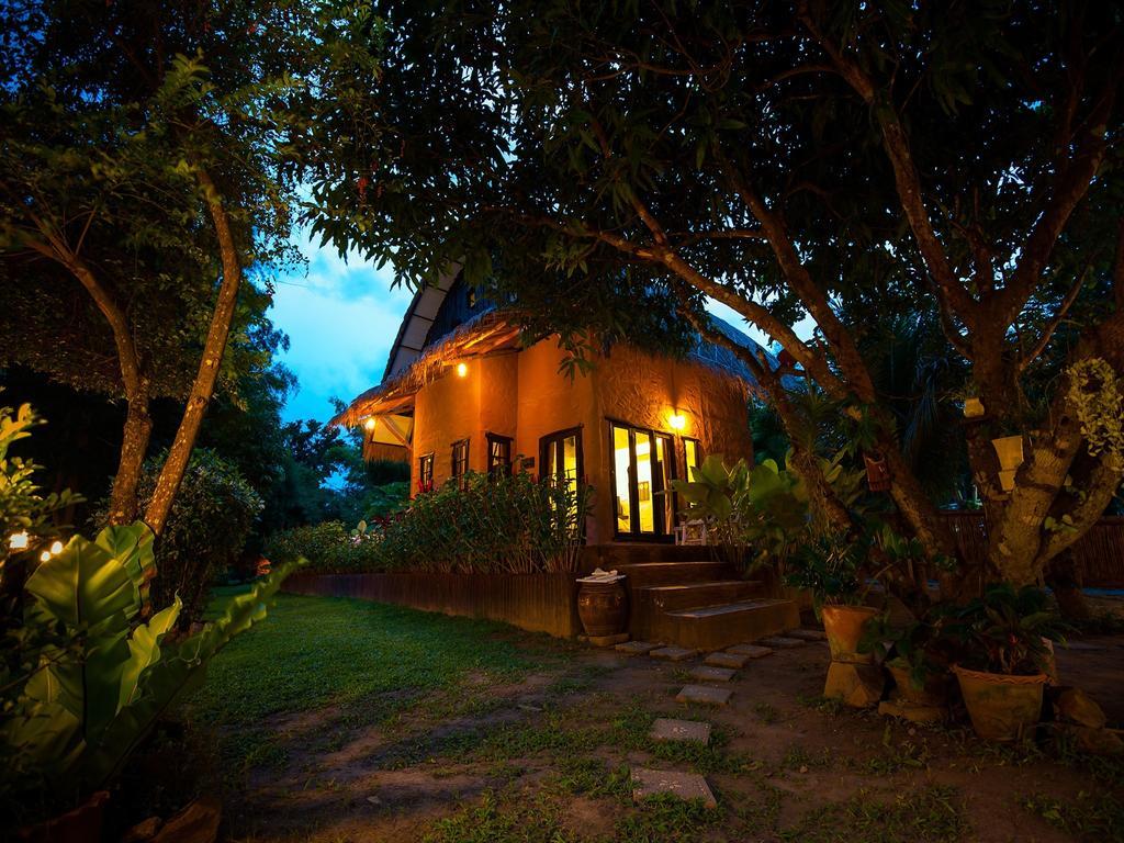 Baan Pong Tara Hotel Suan Phueng Bilik gambar