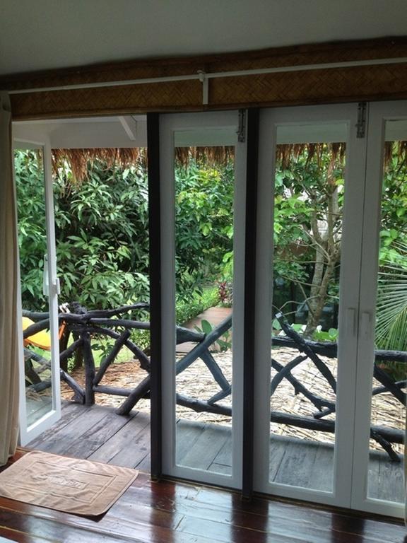 Baan Pong Tara Hotel Suan Phueng Luaran gambar